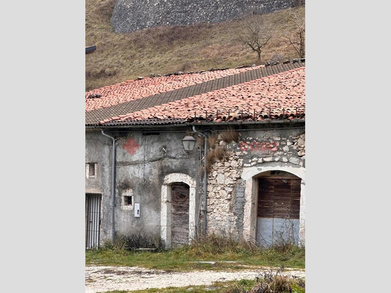 Bilocale in Vendita a Opi, 15'000€, 52 m²