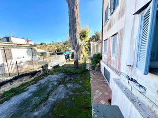 Appartamento in Vendita a Pozzuoli, 330'000&euro;, 170 m²