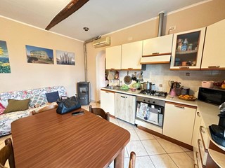 Quadrilocale in Vendita a Castelnuovo Magra, 120'000€, 70 m²