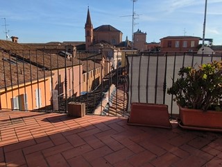 Trilocale in Affitto a Modena, zona Centro cittÃ, 930€, 70 m², con Box