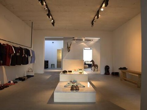 Immobile commerciale in Vendita a Lucca, zona Borgo Giannotti, 1'600€, 120 m²