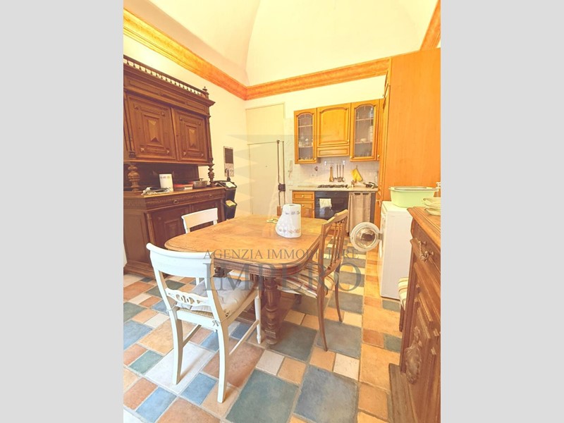 Appartamento in Vendita a Ventimiglia, zona Centro Storico, 320'000&euro;, 109 m²