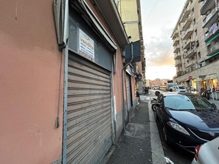 Immobile commerciale in Vendita a Genova, zona San Fruttuoso, 25'000&euro;, 28 m²