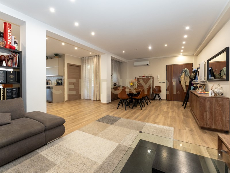 Appartamento in Vendita a Sant'Agata li Battiati, 298'000€, 155 m², arredato, con Box