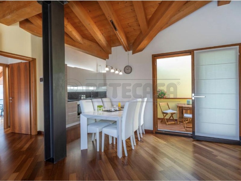 Appartamento in Vendita a Palmanova, zona Centro storico, 245'000€, 90 m², arredato