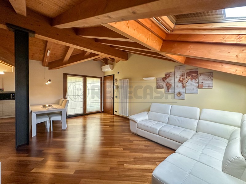 Appartamento in Vendita a Palmanova, zona Centro storico, 245'000&euro;, 90 m², arredato