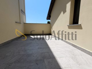 Bilocale in Affitto a Legnano, 800€, 67 m², con Box