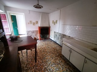 Trilocale in Vendita a Follo, zona Tivegna, 54'000€, 53 m²