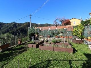 Quadrilocale in Vendita a Avegno, zona Testana, 338'000&euro;, 95 m²