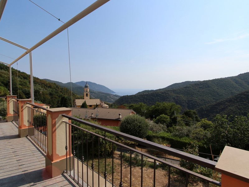 Quadrilocale in Vendita a Avegno, zona Testana, 318'000&euro;, 95 m²