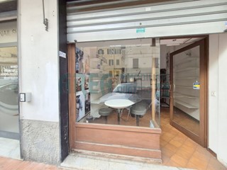 Immobile commerciale in Vendita a Imperia, zona Oneglia, 58'000&euro;, 40 m²