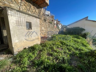 Appartamento in Vendita a Pompeiana, 65'000&euro;, 80 m²