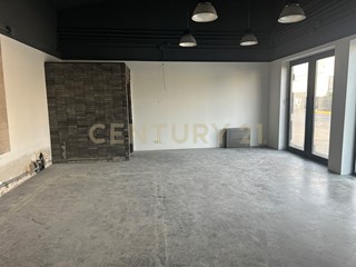 Immobile commerciale in Affitto a San Martino Buon Albergo, 1'500&euro;, 160 m², arredato, con Box