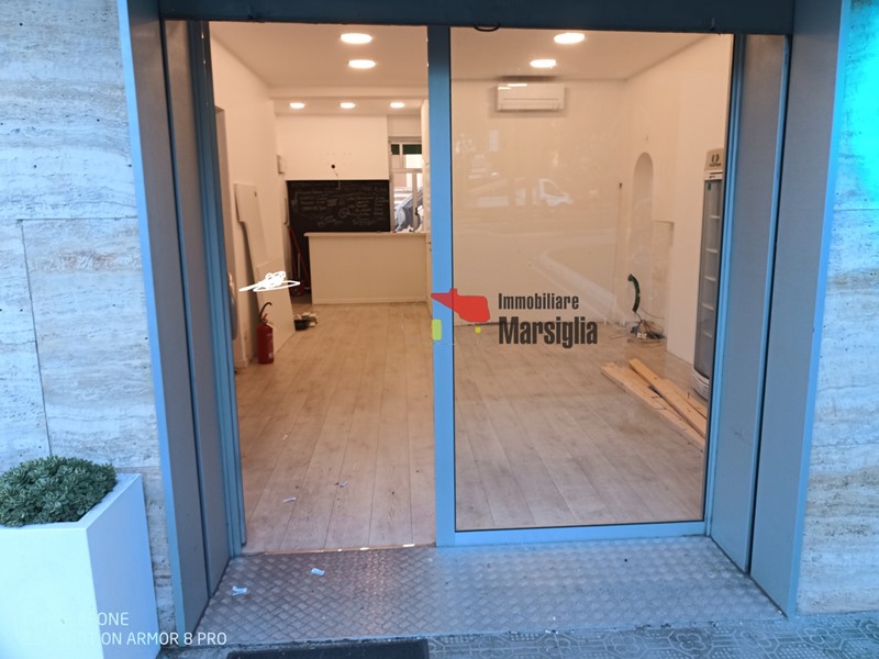 Immobile commerciale in Vendita a Sanremo, 175'000&euro;, 42 m²