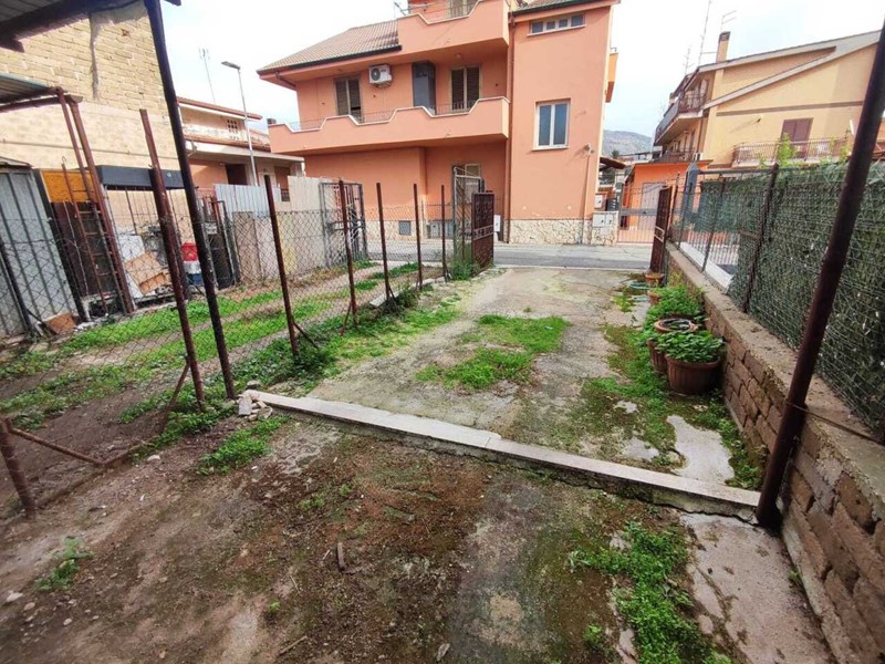 Trilocale in Vendita a Guidonia Montecelio, 109'000€, 75 m²