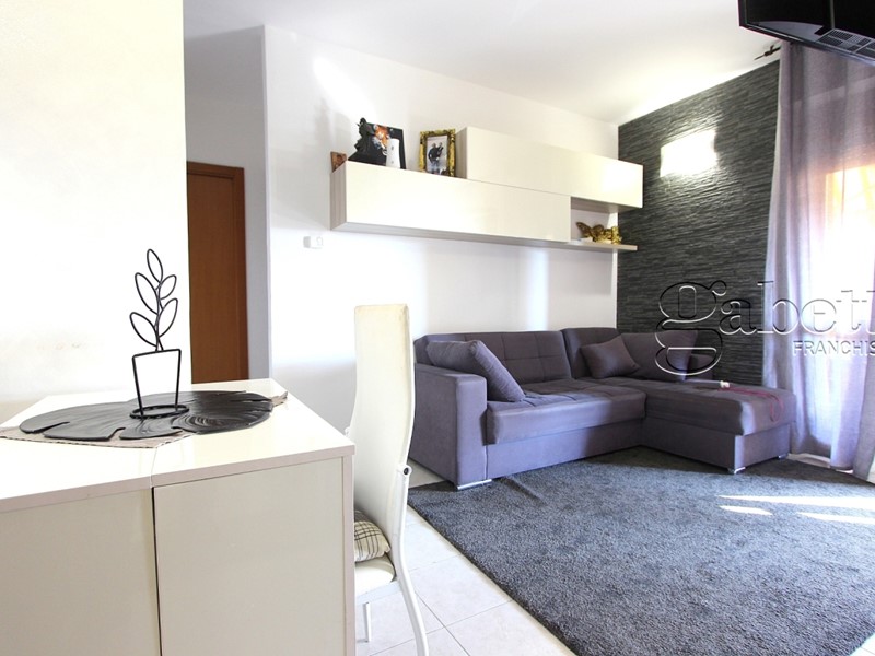 Trilocale in Vendita a Nerviano, 179'000&euro;, 70 m², con Box