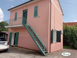 Casa Indipendente in Vendita a Castelnuovo Magra, 220'000€, 100 m²