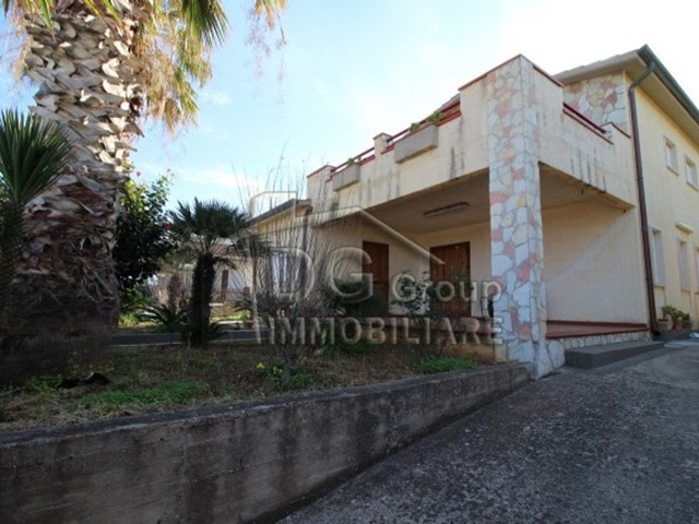 Villa in Vendita a Alcamo, 490'000€, 180 m²