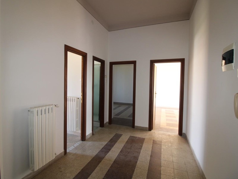 Appartamento in Vendita a Pontedera, 85'000&euro;, 77 m²