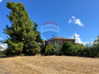 Casa Indipendente in Vendita a Lanciano, 300'000&euro;, 370 m²