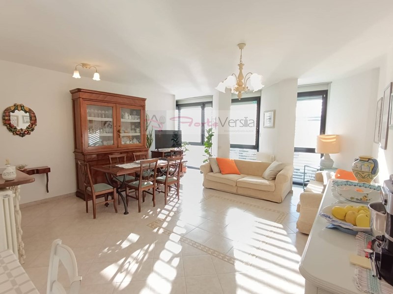 Appartamento in Vendita a Forte dei Marmi, 520'000€, 103 m²