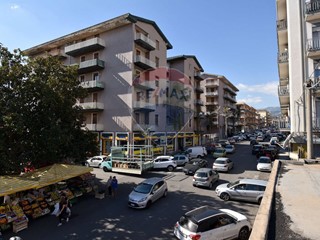 Negozio in Vendita a Giarre, 39'000&euro;, 65 m²