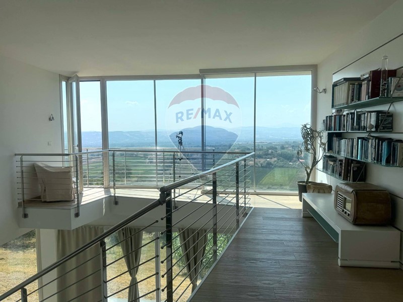Villa in Vendita a Mozzagrogna, 485'000&euro;, 275 m²
