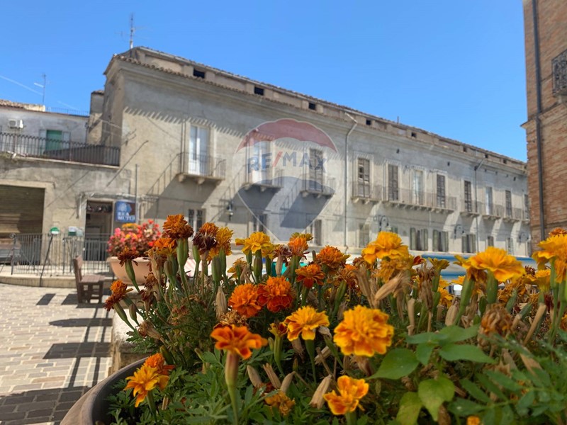 Appartamento in Vendita a Scerni, 350'000&euro;, 2793 m²