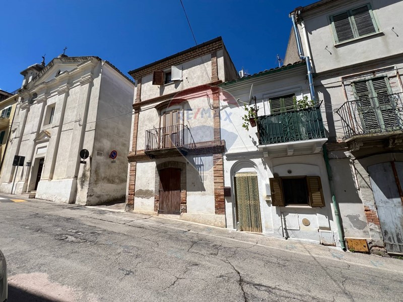 Casa Semi Indipendente in Vendita a Paglieta, 120'000€, 290 m²