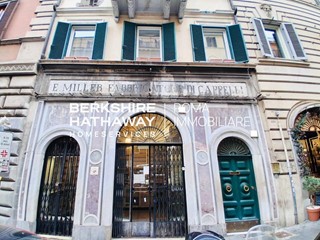 Immobile commerciale in Affitto a Roma, 6'900&euro;, 145 m²