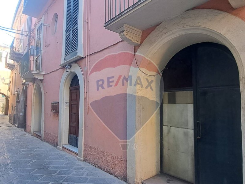 Appartamento in Vendita a Lanciano, 77'000&euro;, 218 m²