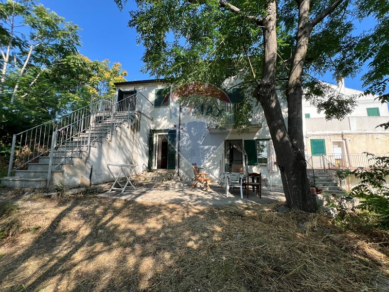 Casa Semi Indipendente in Vendita a Ortona, 290'000&euro;, 200 m²