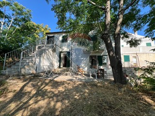 Casa Semi Indipendente in Vendita a Ortona, 290'000&euro;, 200 m²