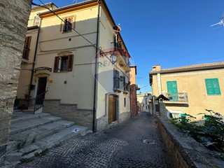 Appartamento in Vendita a Lanciano, 150'000&euro;, 117 m²