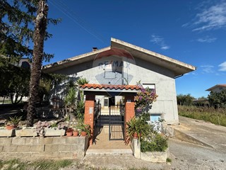 Casa Indipendente in Vendita a Crecchio, 180'000€, 184 m²