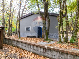 Cascina in Vendita a Pedara, 55'000€, 60 m²