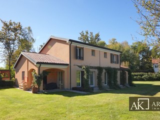 Villa in Vendita a Bogogno, 1'350'000&euro;, 365 m²