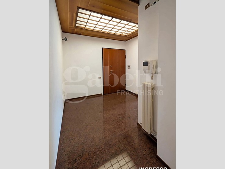 Appartamento in Affitto a Macerata, 850€, 140 m²