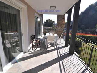 Attico in Vendita a Borgo San Dalmazzo, 330'000€, 100 m², arredato