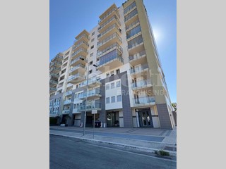 Bilocale in Affitto a Bari, 1'300€, 80 m², arredato