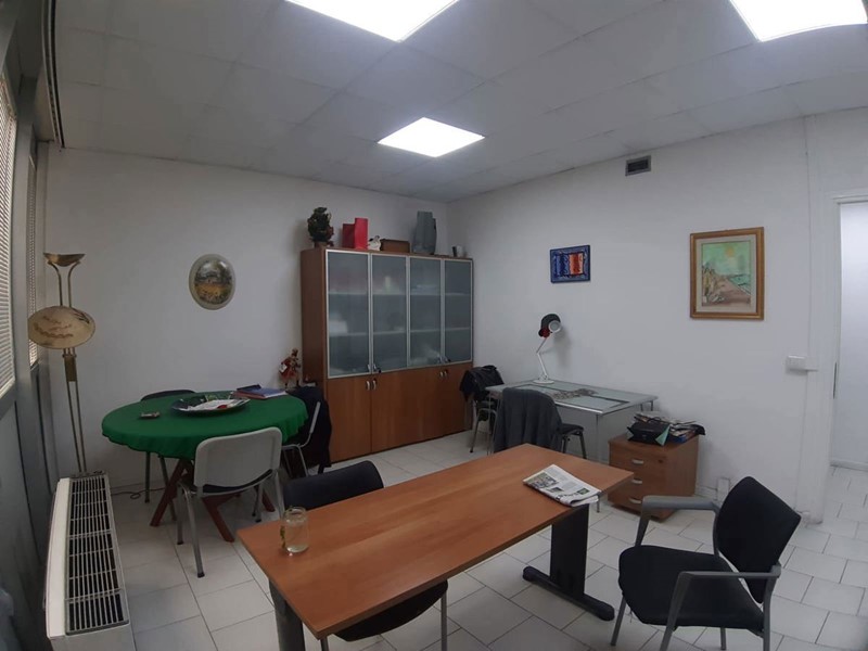Ufficio in Affitto a Napoli, 900&euro;, 50 m², arredato