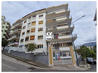 Monolocale in Affitto a Salerno, 440€, 18 m²