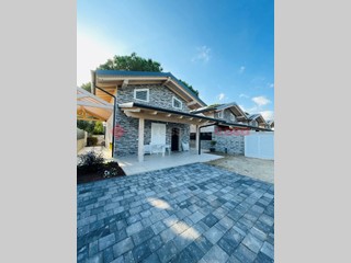 Villa in Vendita a Terracina, 360'000&euro;, 95 m²