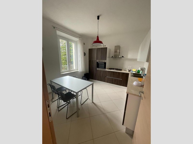 Casa Indipendente in Vendita a Murlo, zona Casciano, 289'000€, 190 m², arredato, con Box