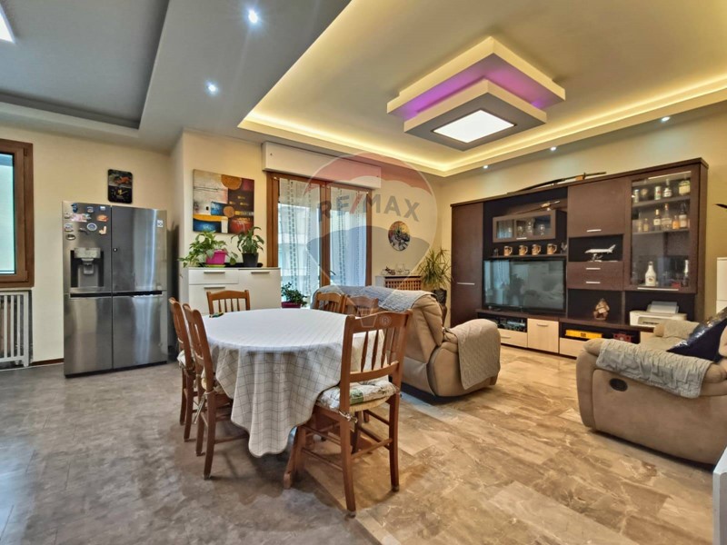 Quadrilocale in Vendita a Vicenza, 170'000€, 120 m²