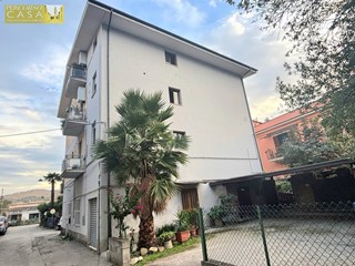 Trilocale in Vendita a Teramo, 39'000€, 74 m²