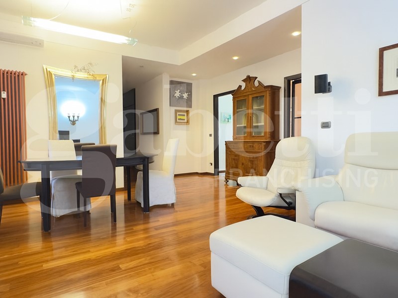 Appartamento in Vendita a Bologna, 770'000€, 160 m²