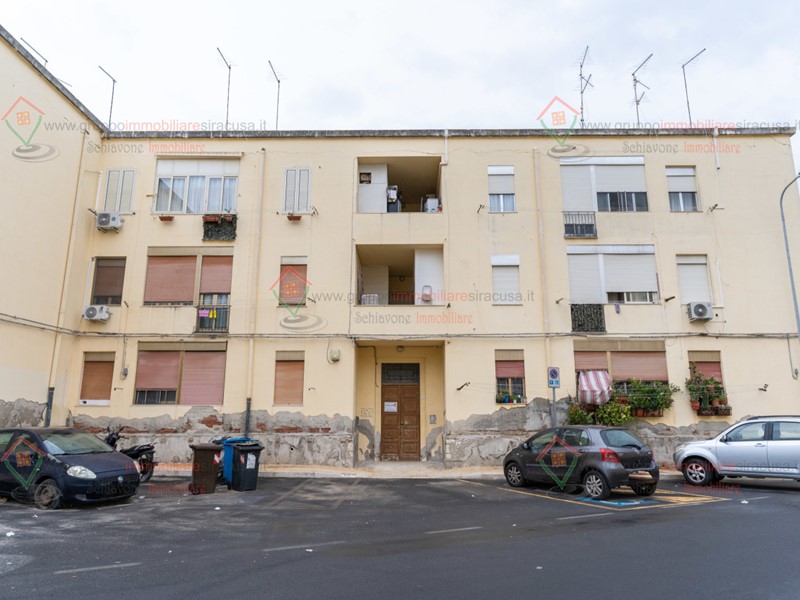 Bilocale in Vendita a Siracusa, zona Tisia Tica Zecchino, 45'000€, 79 m²