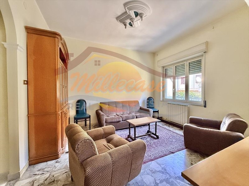 Quadrilocale in Vendita a Siracusa, zona Tisia - Tica - Zecchino, 90'000€, 113 m²