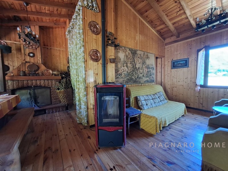 Casa Indipendente in Vendita a Zeri, 85'000€, 127 m²